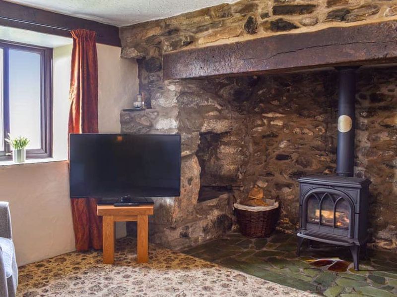 Sitting Room- click for photo gallery